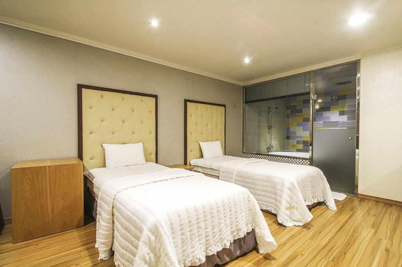 Central Hotel Changwon Exterior foto